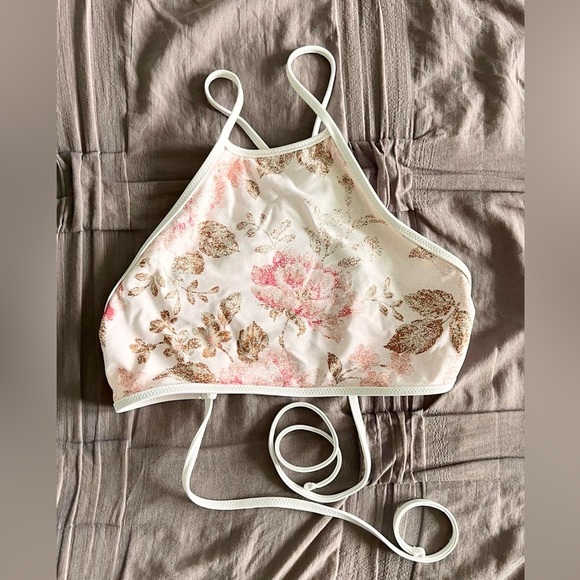 Sz L Aerie Women's Pink and White bikini top - Picture 3 of 9